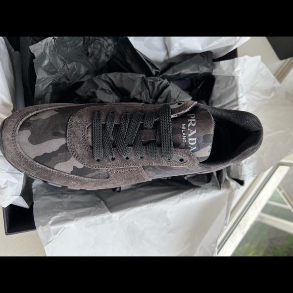 Prada Shoes - Picture 4 of 7